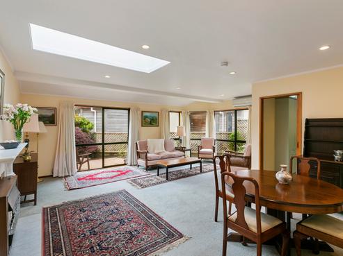 2 Scorian Close, Karori