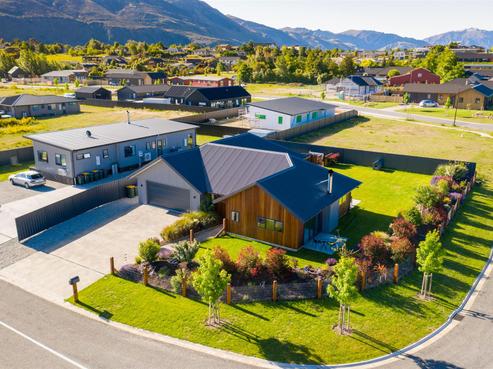 13 Brewster Crescent, Lake Hawea