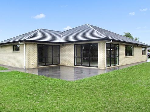 63 Wiltshire Drive, Huntington