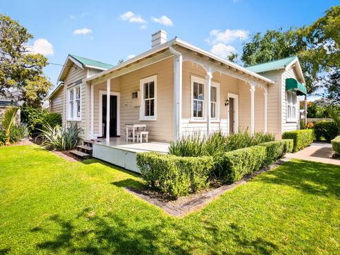 24 Graham Avenue, Te Atatu Peninsula
