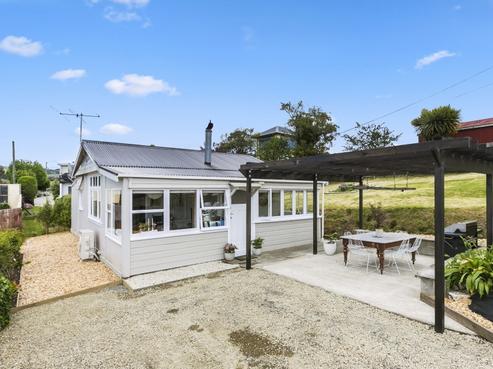 68 Stornoway Street, Karitane