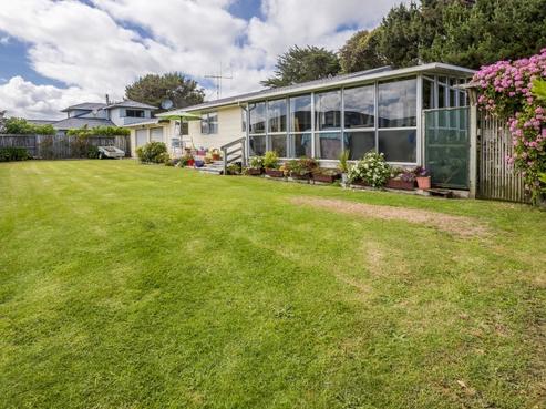 36 Scott Avenue, Otaki Beach