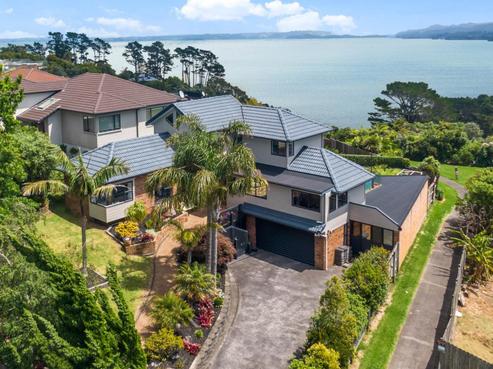 9 Sylvania Crescent, Lynfield