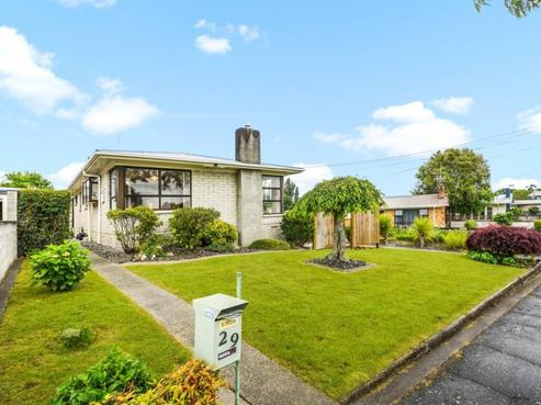 29 Garden Heights Avenue, Glenview