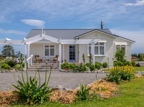 176 State Highway 53, Featherston