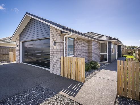 10 Tapuhikura Street, Waikanae