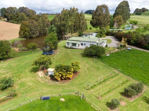122 Malling Road, Redwood Valley