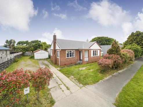 63 Park Road, West End