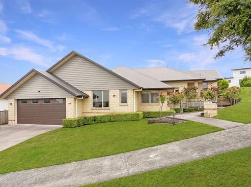 7 Alford Place, Huntington