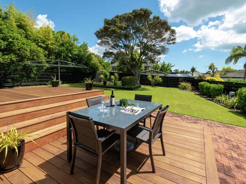 11 Towra Place, Botany Downs