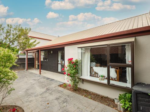 2/129 Clarence Street, Riccarton