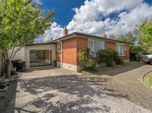 32 Glengarry Crescent, Glengarry