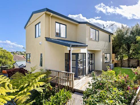 2/57 Target Road, Totara Vale