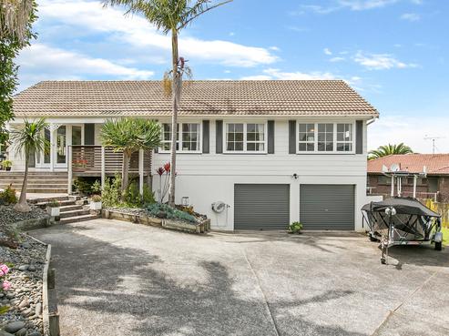 8 Palmyra Way, Half Moon Bay