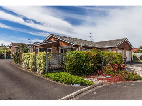 53 The Grove, Red Beach