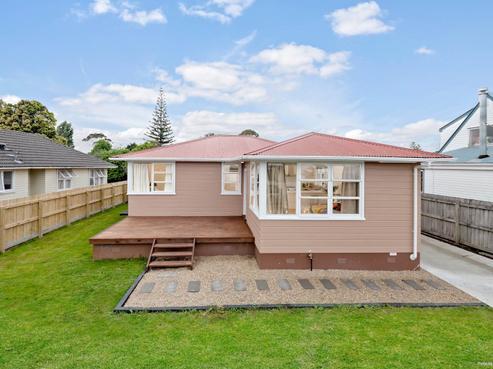 33A Cobham Crescent, Kelston
