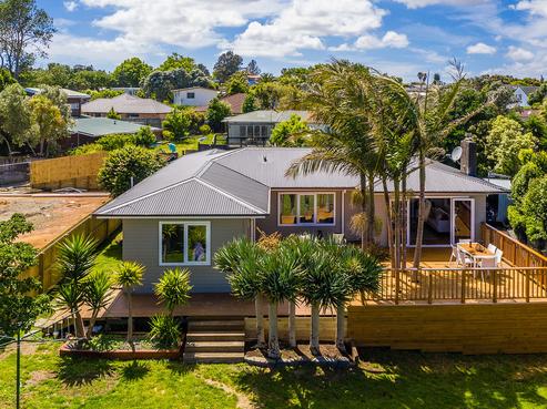 77 Andrew Road, Howick
