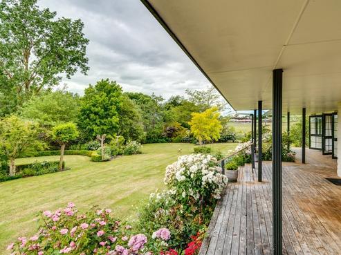 400 Racecourse Road, Waipukurau and Surrounds