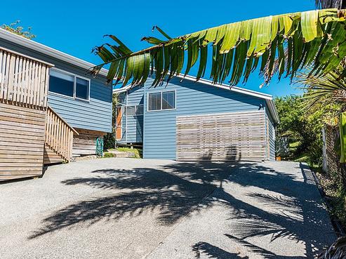 12 Ocean Road, Surfdale