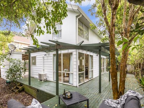 18B Holiday Road, Stanmore Bay