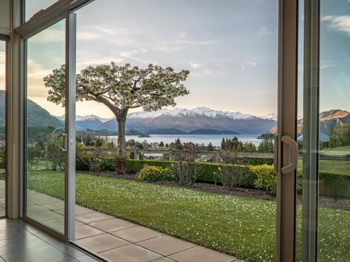 19 Faulks Terrace, Wanaka