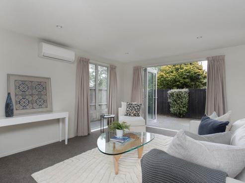 9A Pavilion Crescent, Middleton