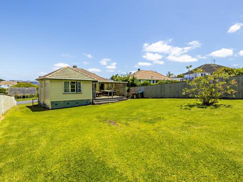 14 Clairville Crescent, Waiotaiki Bay