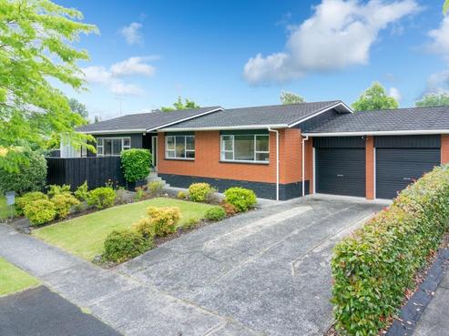 7 Hooker Avenue, Chedworth