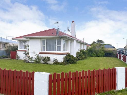 1 Alexander Avenue, Newfield