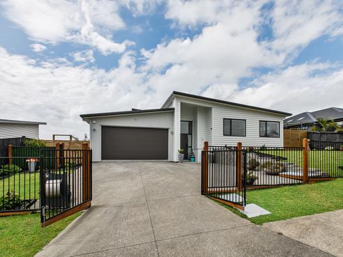 66 Kahawairahi Drive, Beachlands