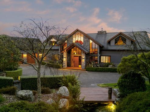 121 Highland Drive, Acacia Bay