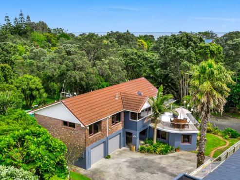 12 Russell Drive, Oakura