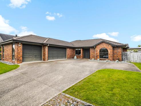 68 Palliser Drive, Huntington