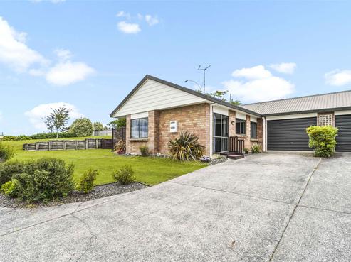 70 Brymer Road, Grandview Heights