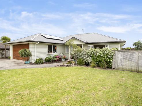 70 Intrepid Crescent, Beachlands