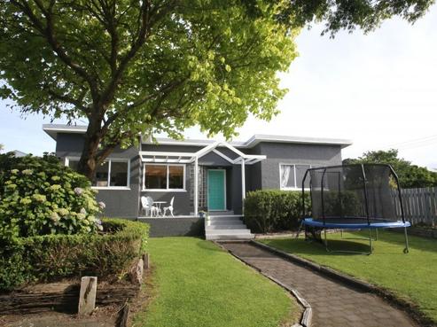10 Cowling Road, Hurdon