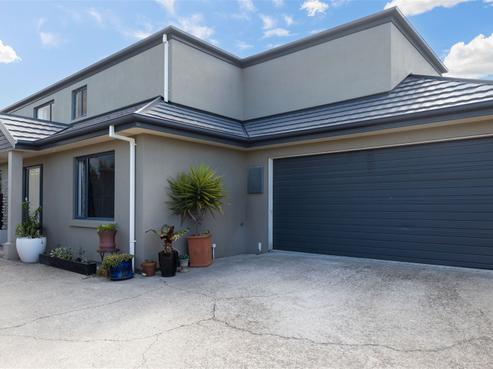 127 Saint Johns Street, Bromley