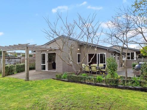 16 Mcdowall Place, Queenwood