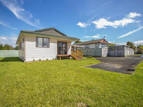 2/217 Waitemata Drive, Ranui