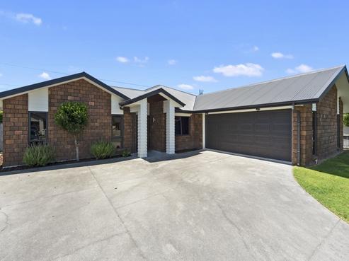 53 Wiltshire Drive, Huntington