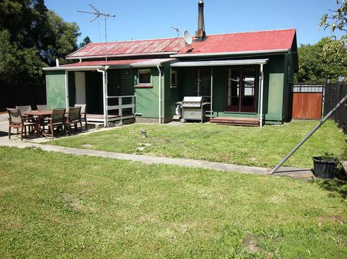 27 Sarsfield Street, Southbridge