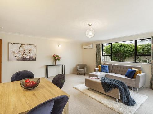 20B Law Street, Caversham