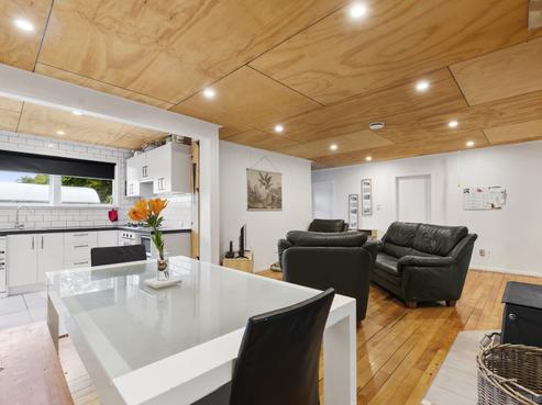 15 John Road, Fairy Springs