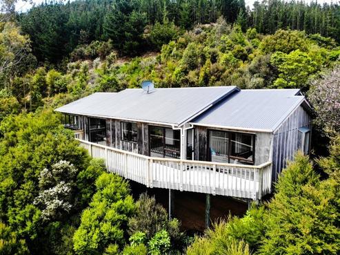 12 Hobbit Lane, Pinehaven