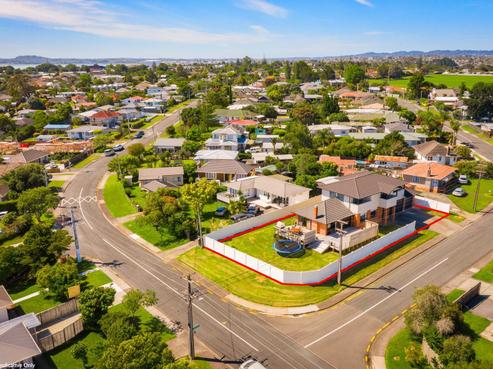 2A Ward Crescent, Te Atatu Peninsula
