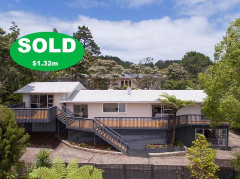 39 Woodfern Crescent, Titirangi