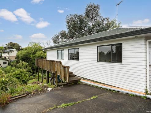 1/58 Awaroa Road, Sunnyvale
