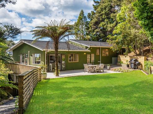 36 Rauhuia Crescent, Parau