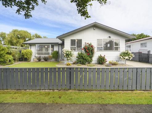 64 Apollo Parade, Milson