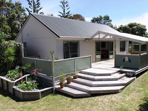 103 Kowhai Avenue, Matarangi